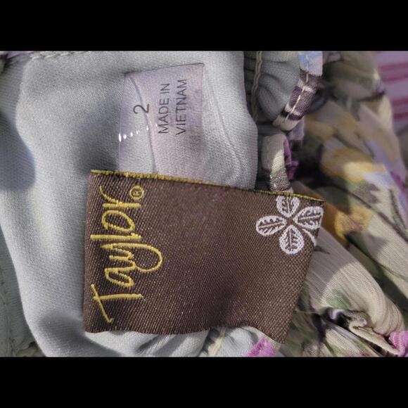 Taylor size 2 green & purple floral maxi dress - Picture 3 of 5